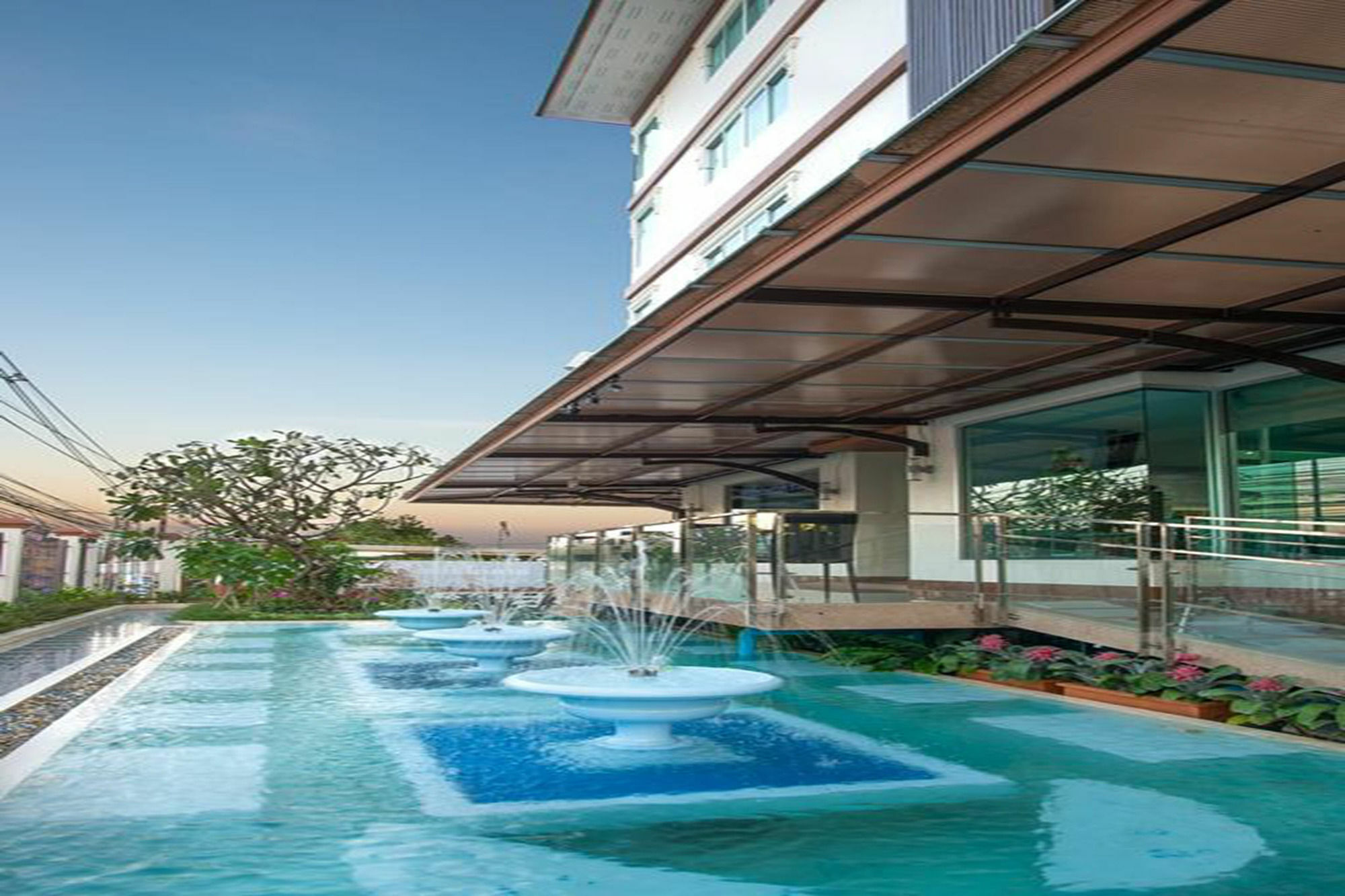 Winner Sriracha Serviced Apartment Si Racha Exteriér fotografie